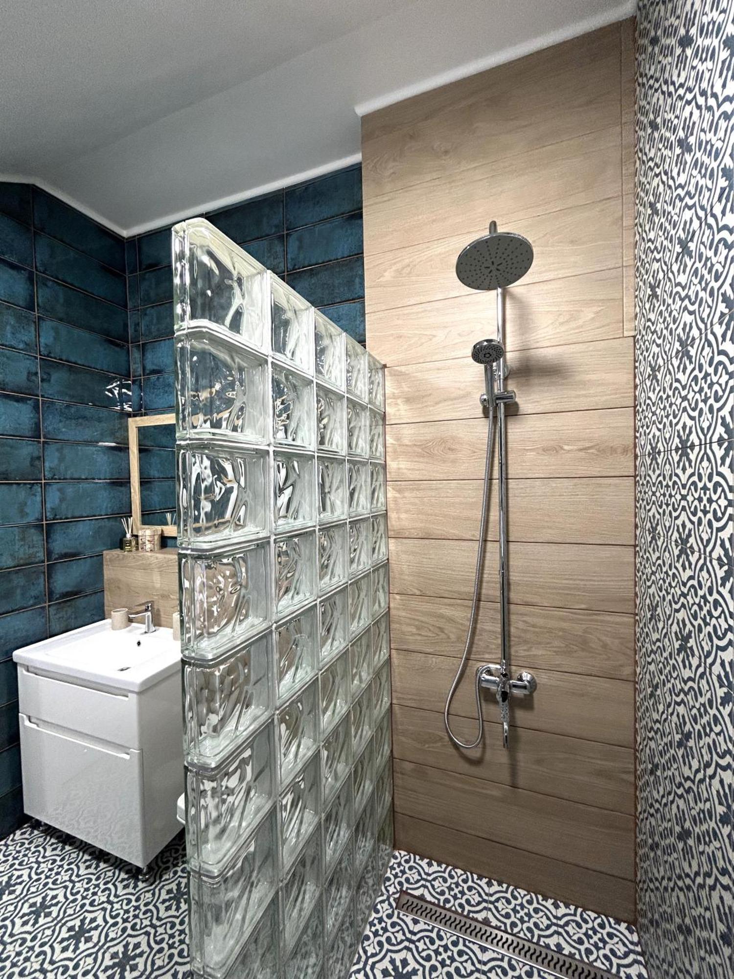 Modern Apartment In The City Center 리비프 외부 사진