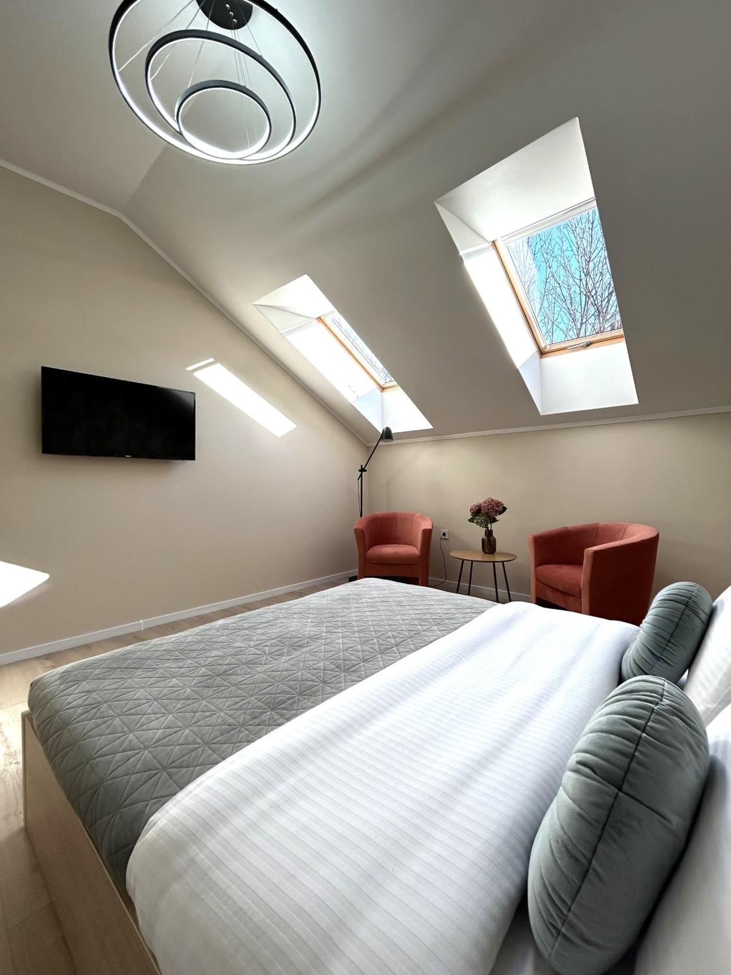 Modern Apartment In The City Center 리비프 외부 사진