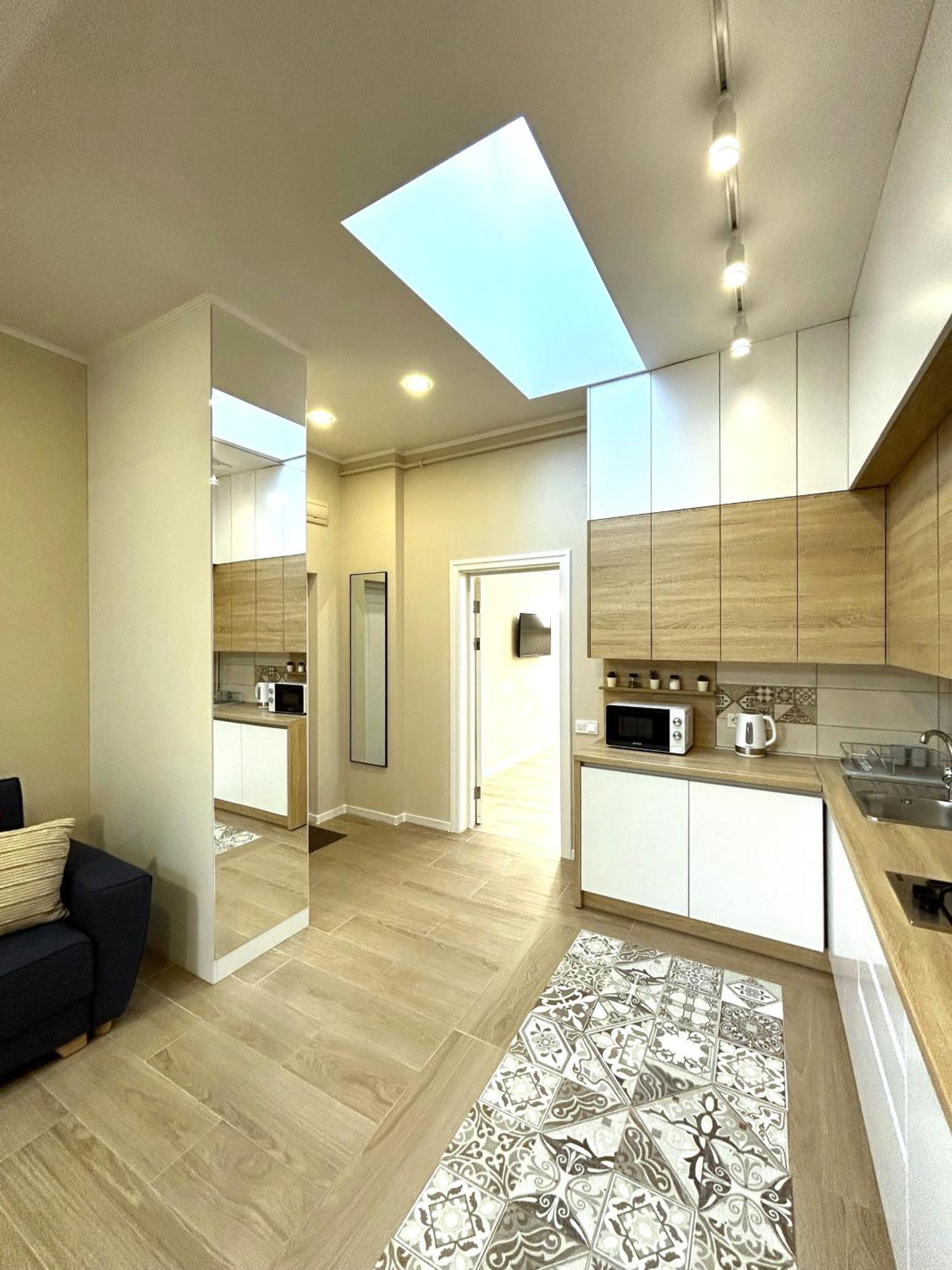 Modern Apartment In The City Center 리비프 외부 사진